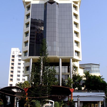 Gokulam Park Hotel Kochi Ngoại thất bức ảnh