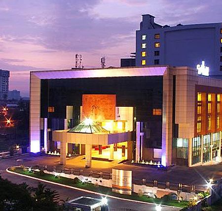 Gokulam Park Hotel Kochi Ngoại thất bức ảnh