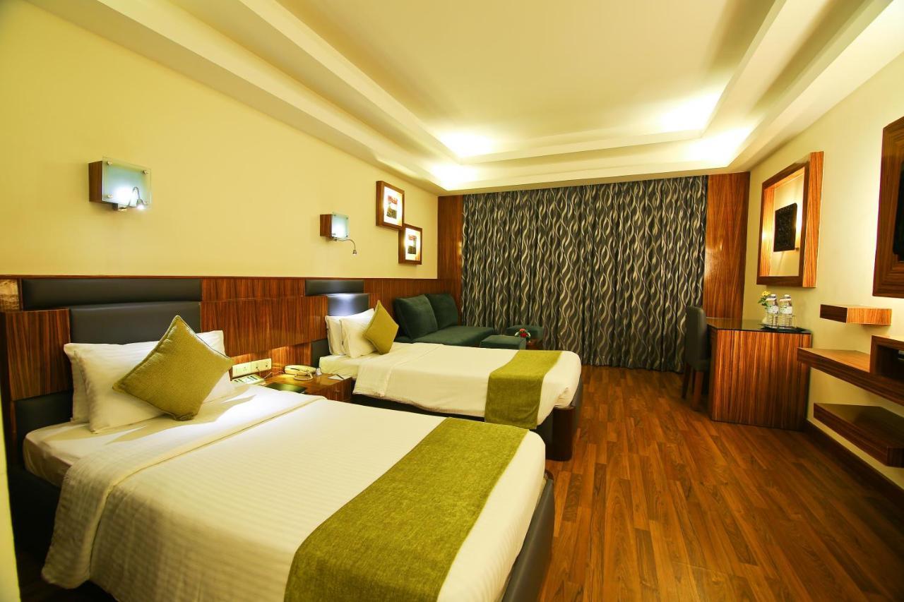 Gokulam Park Hotel Kochi Ngoại thất bức ảnh