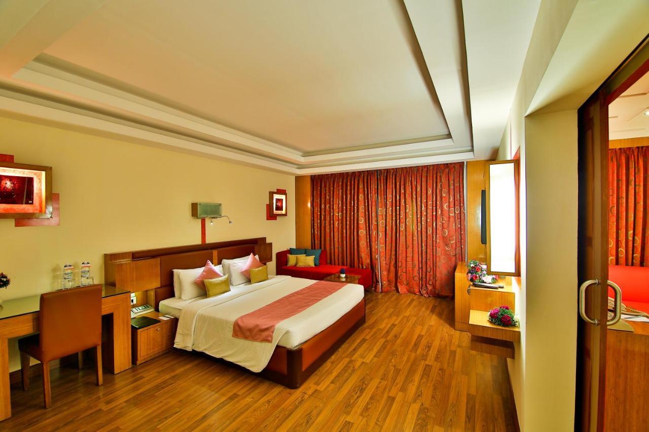 Gokulam Park Hotel Kochi Ngoại thất bức ảnh