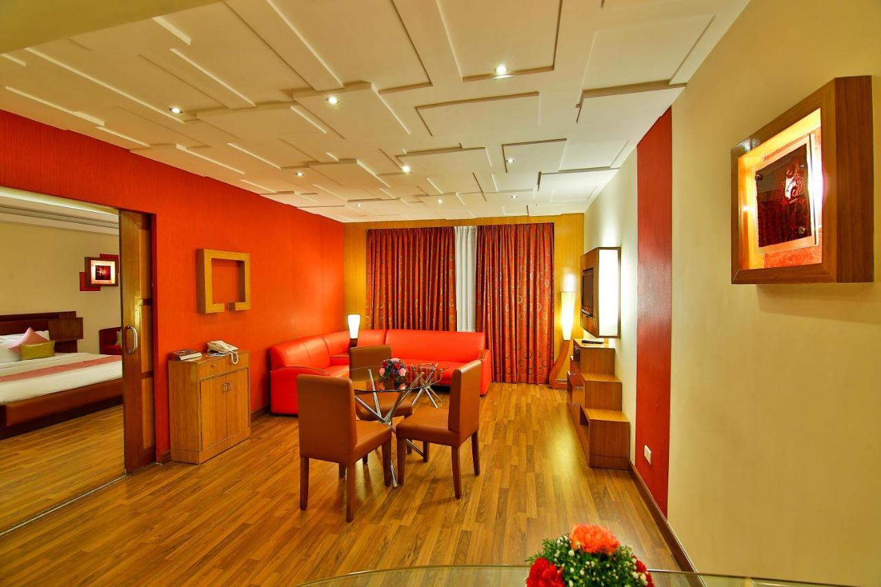 Gokulam Park Hotel Kochi Ngoại thất bức ảnh