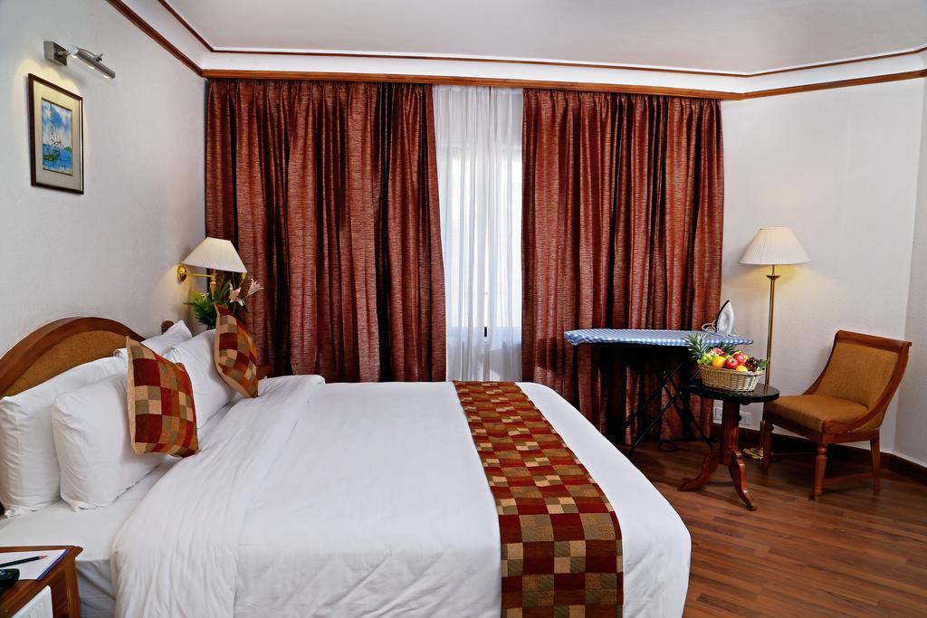 Gokulam Park Hotel Kochi Phòng bức ảnh