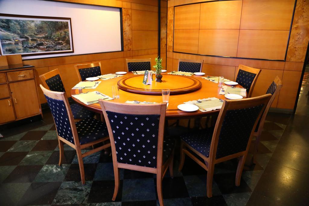 Gokulam Park Hotel Kochi Ngoại thất bức ảnh