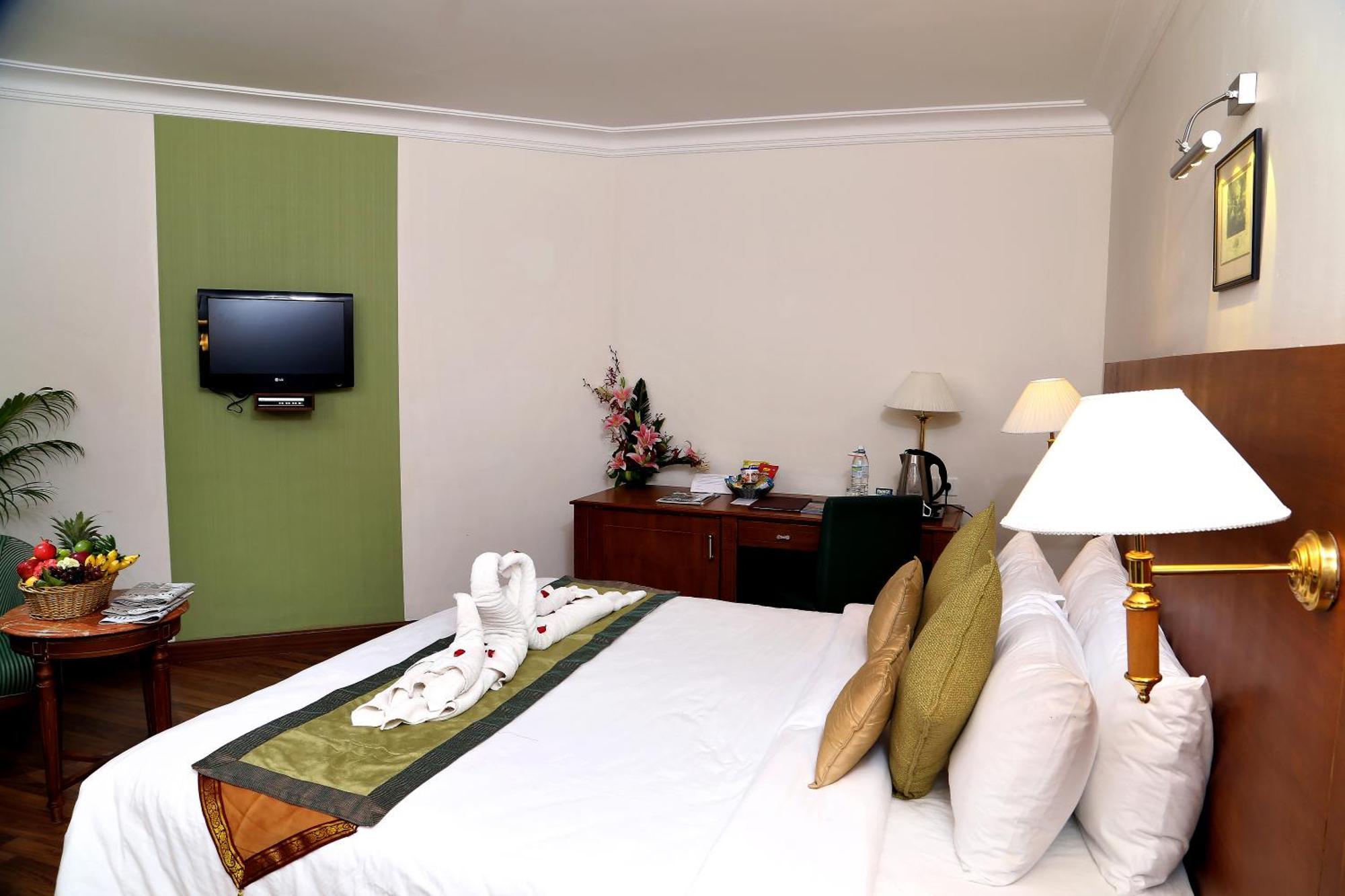 Gokulam Park Hotel Kochi Ngoại thất bức ảnh