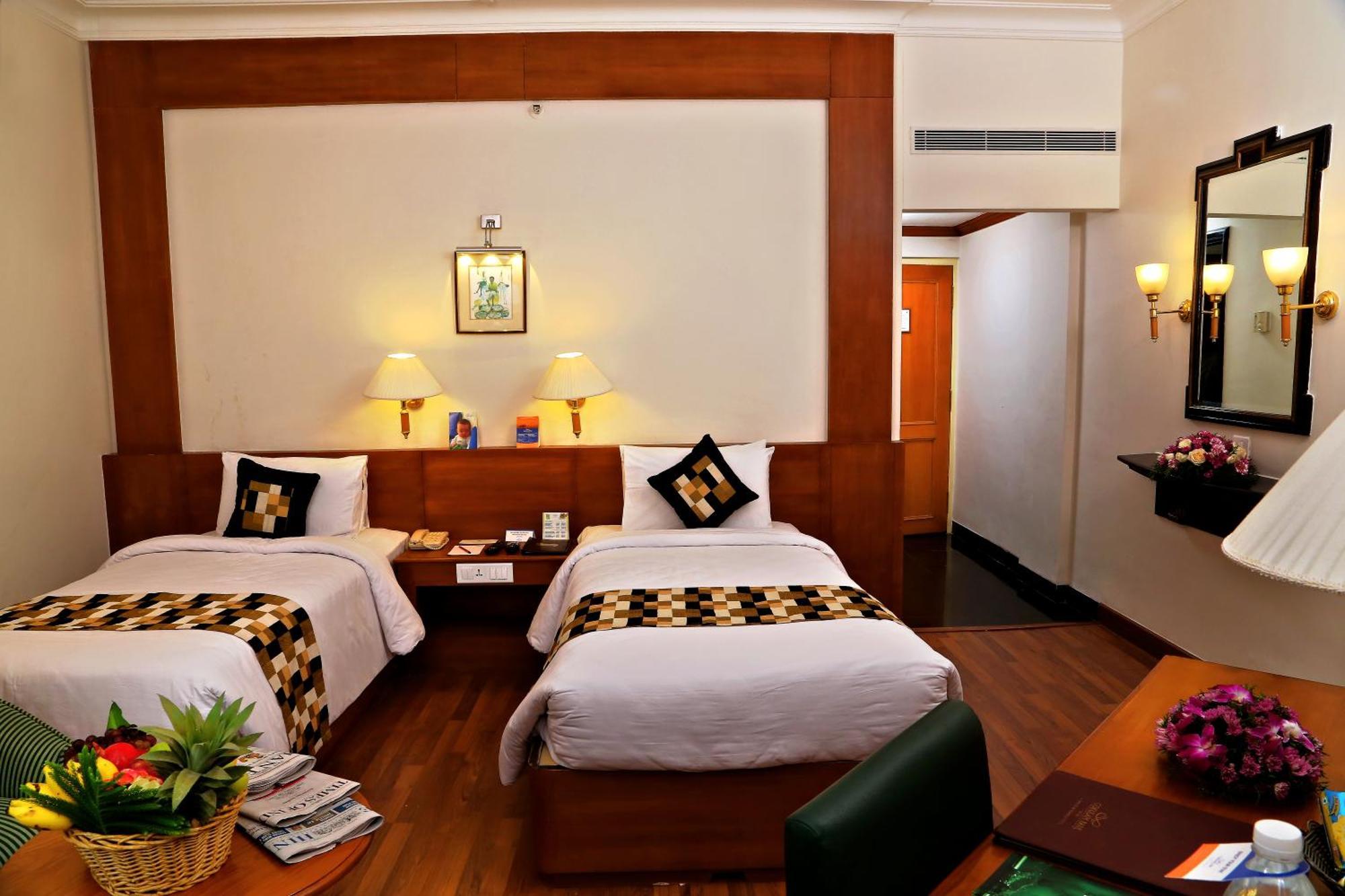 Gokulam Park Hotel Kochi Ngoại thất bức ảnh