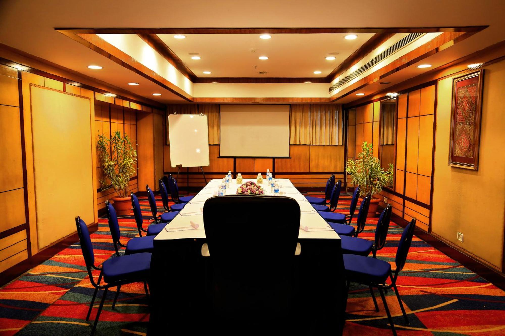 Gokulam Park Hotel Kochi Ngoại thất bức ảnh