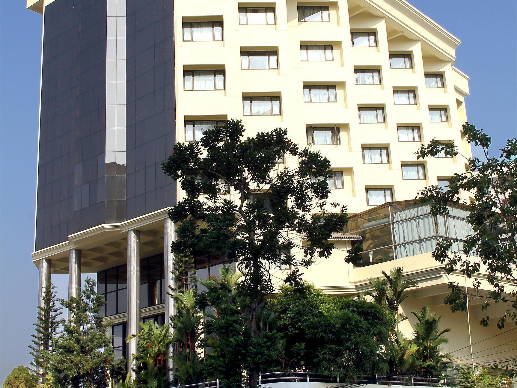 Gokulam Park Hotel Kochi Ngoại thất bức ảnh