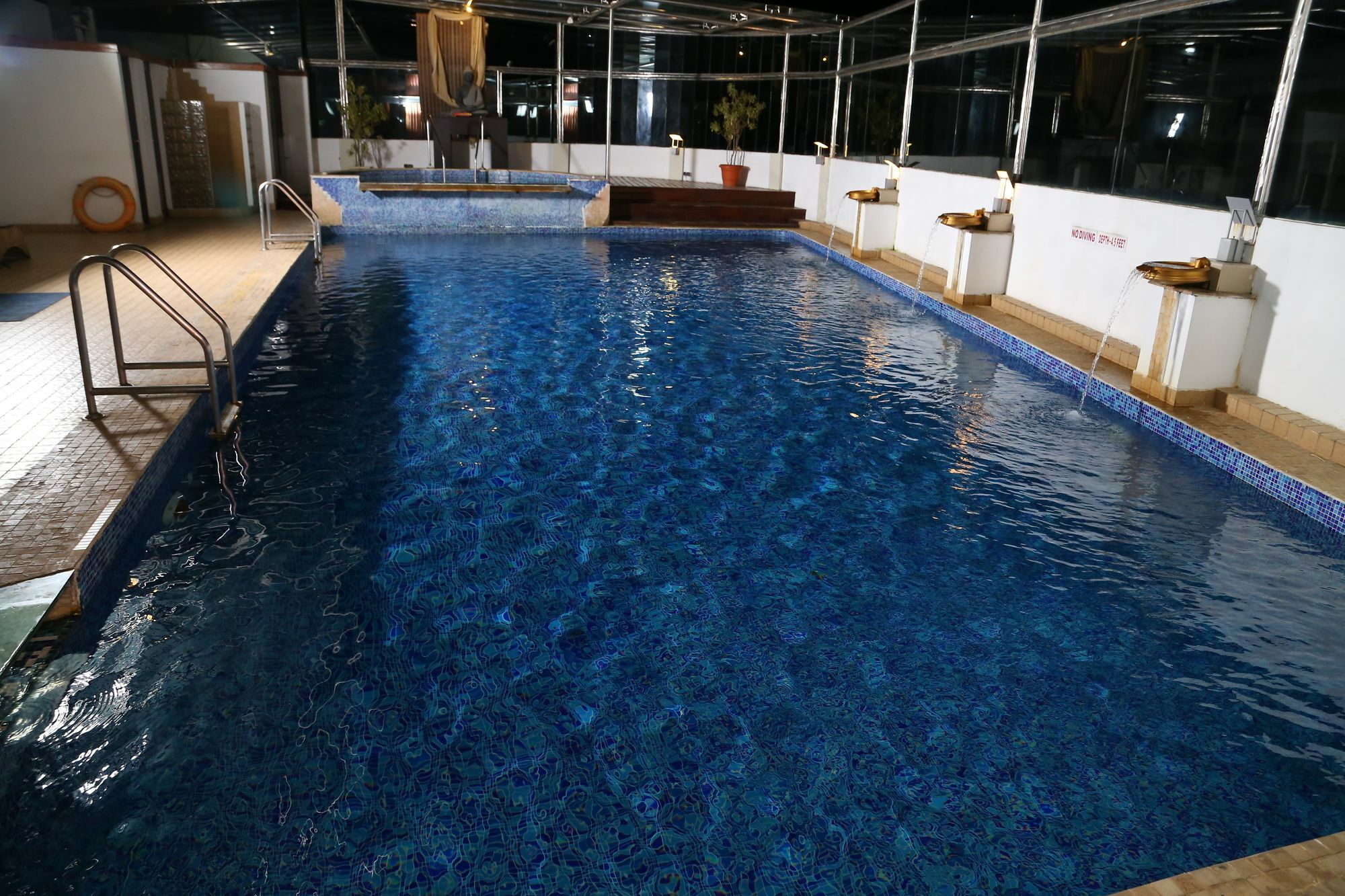 Gokulam Park Hotel Kochi Ngoại thất bức ảnh